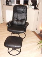 massagesessel_mit_hocker_massage.jpg