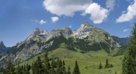 04_aussicht_auf_berge.jpg 04_aussicht_auf_berge.jpg