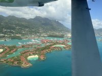 Flug - Blick auf Eden Island.jpg