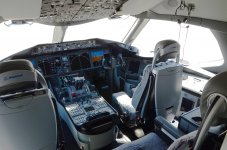 ethiopian-boeing-787-9-flight-deck-2012.jpg