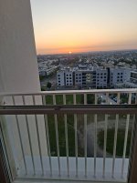 Sonnenuntergang in Caen – angekommen, endlich.