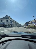 Villers-Bocage heute: heutiger Straßenraum zur historischen Kartenposition.