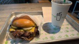 shakeshack_tokyo.jpg