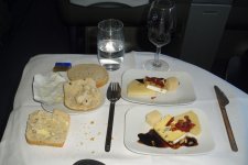 MUC-LAX Kaese.jpg