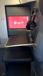 Screen, table, seat.jpg Screen, table, seat.jpg