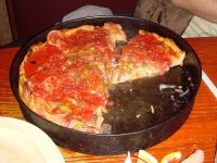 Pizzeria_Uno_Chicago-style_deep-dish_pizza.jpg