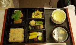 I-20181028-SQ-SIN-HND-02.jpg