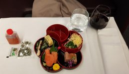 I-20181030-SQ-HND-SIN-03.jpg