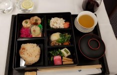 I-20181030-SQ-HND-SIN-04.jpg