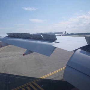 89  B772 Airbrakes