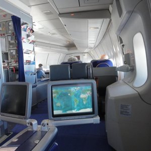 Blick in einer B747-400 der LH von Sitz 9K