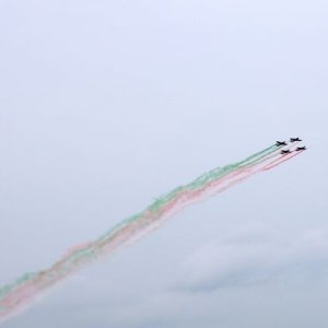 Formationsflug von 4 Pioneer 300 mit italinischer Flagge