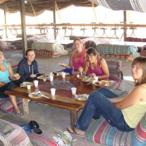 frühstück im beduinencamp