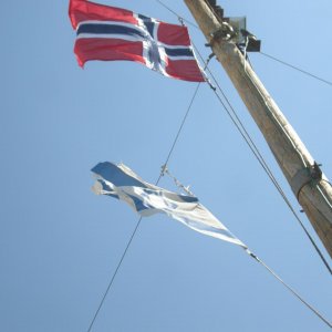israeli and nowegian flagg