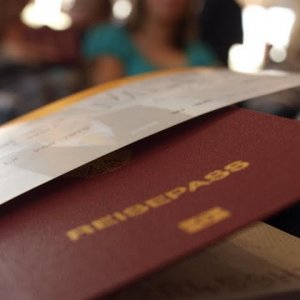 reisepass und boardkarte