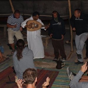 tanzen im beduinencamp
