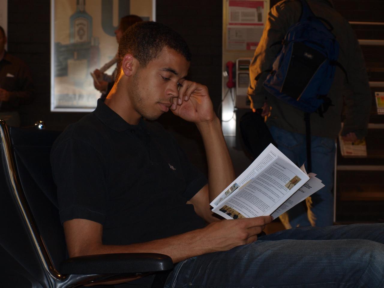 am tourbuch lesen
