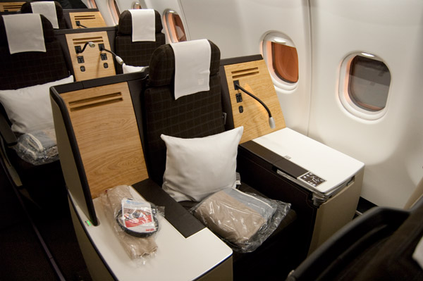 Business Class - Sitzreihen auf der rechten Seite (abwechselnd 2 / 1)