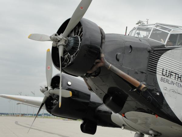 JU 52 08 2010 075