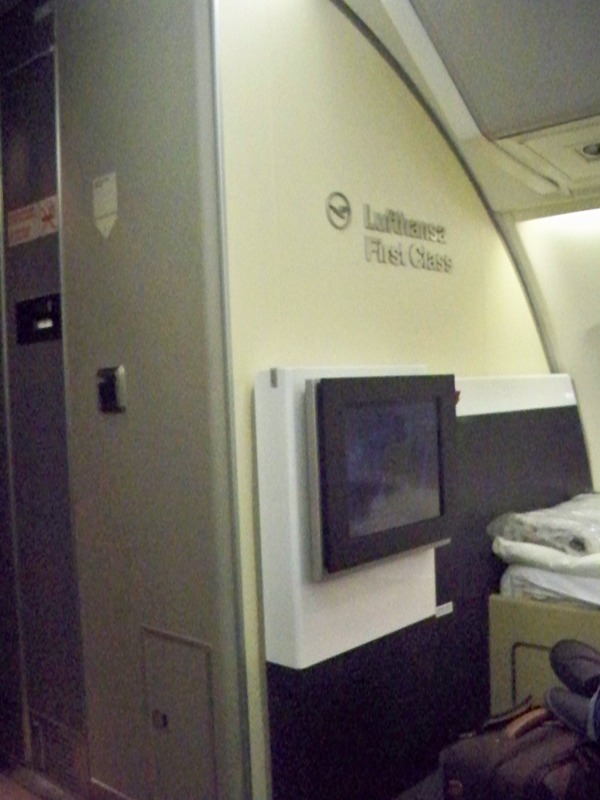 LH neue First 007