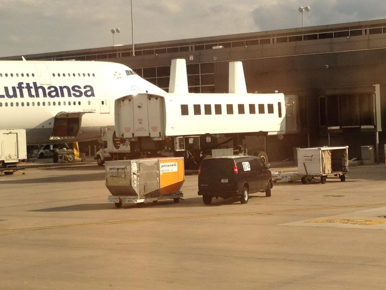 Mobile Lounge in IAD