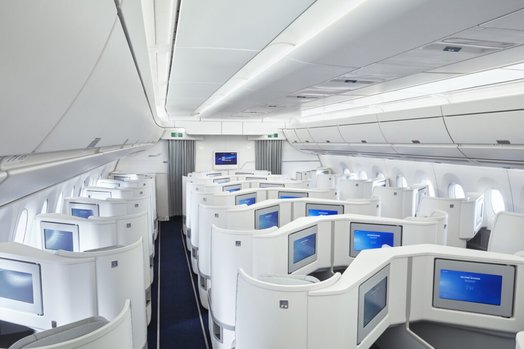 Finnair_A350_business_class_wide_shot_cabin-1024x683.jpg